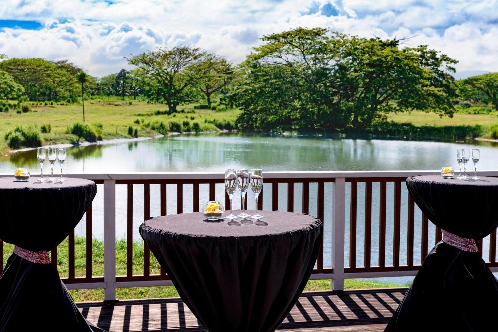 Sheraton Samoa Beach Resort Mulifanua Exterior foto